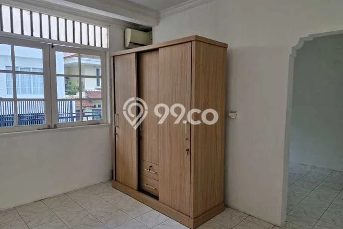 Rumah sewa siap pakai 4 Kamar Tidur di Permata Buana, Jakarta Barat Rumah sewa siap pakai 4 Kamar Tidur di Permata Buana, Jakarta Barat