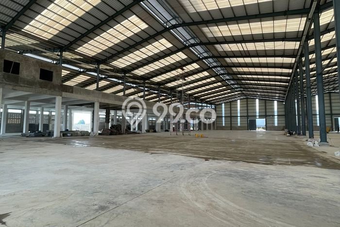 Unit Gudang disewakan di Pakuhaji Tangerang dengan LT 10889m2 / LB 2520m2 Unit Gudang disewakan di Pakuhaji Tangerang dengan LT 10889m2 / LB 2520m2