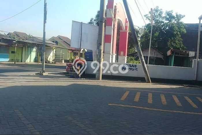 Komersial Favorit Dijual di Balongpanggang Gresik Kawasan Pusat Bisnis Komersial Favorit Dijual di Balongpanggang Gresik Kawasan Pusat Bisnis