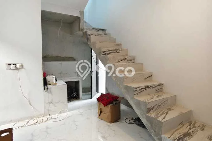 Dijual Hunian Rumah Terawat 3 KT di Jatiwaringin, Jakarta Timur Dijual Hunian Rumah Terawat 3 KT di Jatiwaringin, Jakarta Timur