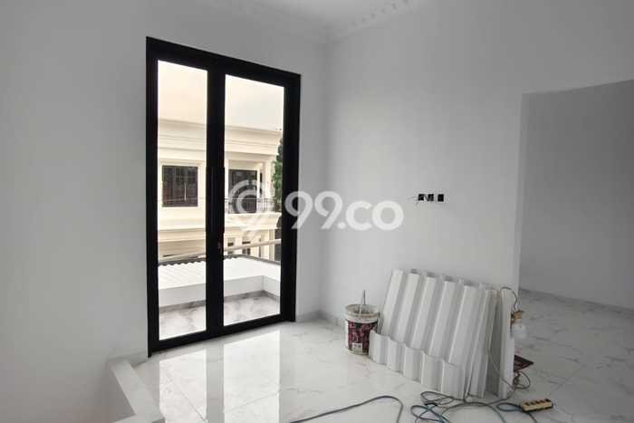 Dijual Hunian Rumah Terawat 3 KT di Jatiwaringin, Jakarta Timur Dijual Hunian Rumah Terawat 3 KT di Jatiwaringin, Jakarta Timur