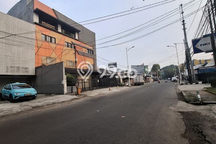 Unit Ruko disewakan di Tebet Jakarta Selatan dengan LT 92m2 / LB 173m2 Unit Ruko disewakan di Tebet Jakarta Selatan dengan LT 92m2 / LB 173m2