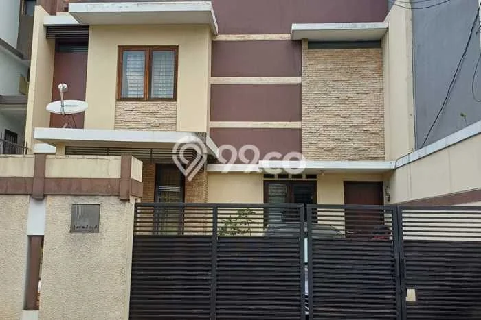 Rumah Modern 3 KT LT 88m2 di Menteng Dalam Rumah Modern 3 KT LT 88m2 di Menteng Dalam