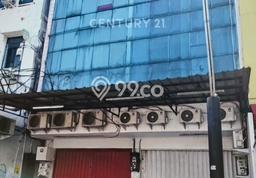 Ruko untuk Disewa di Pusat Jakarta Selatan Luas Bangunan 163m2 Ruko untuk Disewa di Pusat Jakarta Selatan Luas Bangunan 163m2