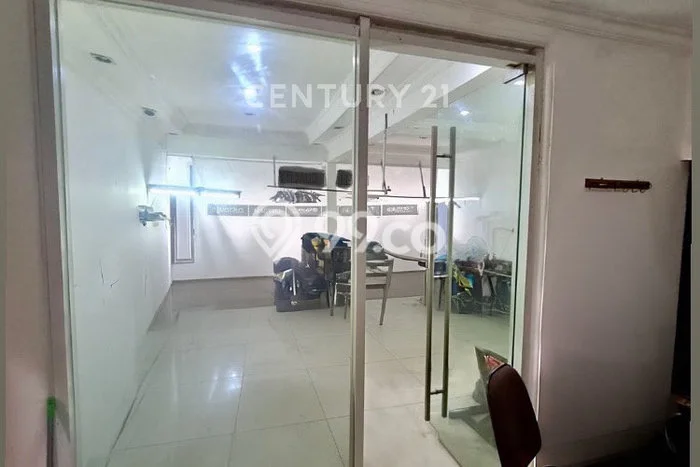 Ruko Disewa di Jagakarsa, Jakarta Selatan, LT 293m2 / LB 210m2 Ruko Disewa di Jagakarsa, Jakarta Selatan, LT 293m2 / LB 210m2