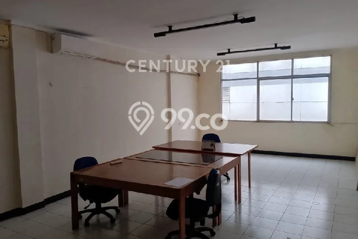 AREA BISNIS! Ruko di , Luas 215m2m², Jalan Utama, Strategis AREA BISNIS! Ruko di , Luas 215m2m², Jalan Utama, Strategis