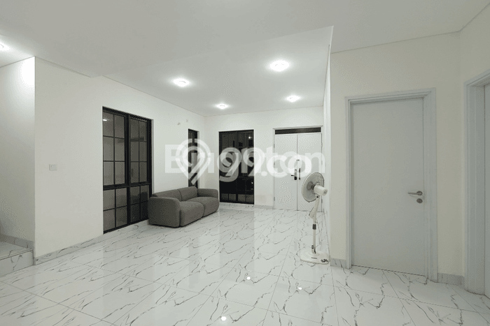 Dijual Rumah 4 Kamar Lokasi Ideal Bagus dan Strategis di Cikupa Dijual Rumah 4 Kamar Lokasi Ideal Bagus dan Strategis di Cikupa