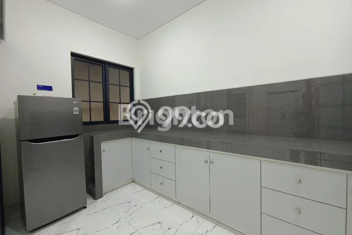 Dijual Rumah 4 Kamar Lokasi Ideal Bagus dan Strategis di Cikupa Dijual Rumah 4 Kamar Lokasi Ideal Bagus dan Strategis di Cikupa