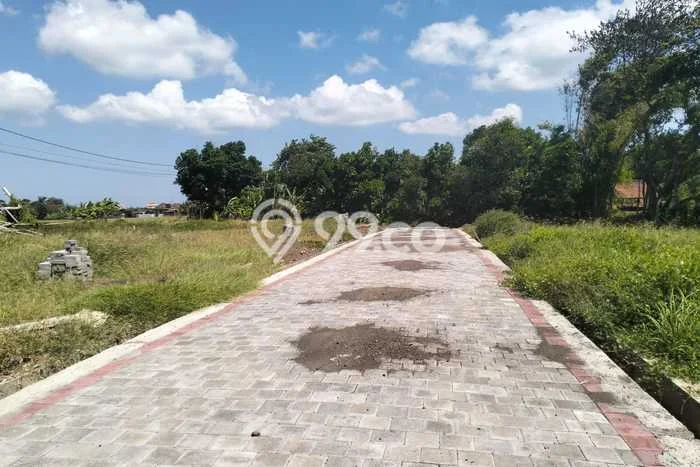 AREA PROSPEKTIF! Tanah Kawasan Nyitdah, Luas 120m², Akses Transportasi AREA PROSPEKTIF! Tanah Kawasan Nyitdah, Luas 120m², Akses Transportasi