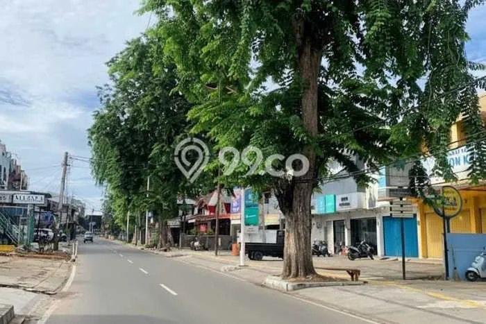 Ruko Dijual di Prime Area Jakarta Timur Luas 240m2 Ruko Dijual di Prime Area Jakarta Timur Luas 240m2