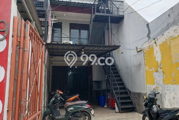 Ruko Dijual di Jakarta Pusat LT 135m2 & LB 198m2 Lokasi Terbaik! Ruko Dijual di Jakarta Pusat LT 135m2 & LB 198m2 Lokasi Terbaik!