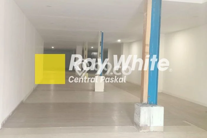 Ruko untuk Disewa di Pusat Bandung Luas Bangunan 1761m2 Ruko untuk Disewa di Pusat Bandung Luas Bangunan 1761m2