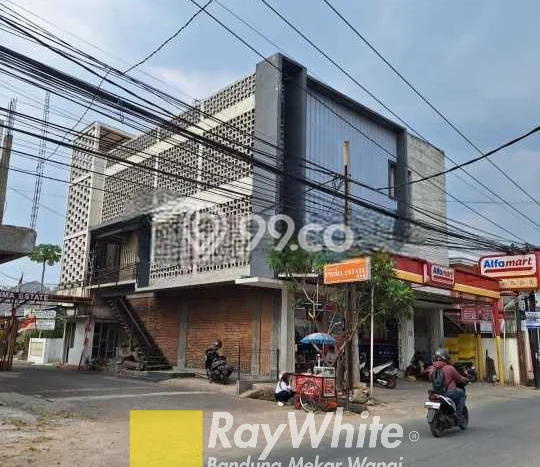 Lokasi Strategis! Dijual Komersial Bisnis di Bojongsoang, Bandung Kondisi Baik Lokasi Strategis! Dijual Komersial Bisnis di Bojongsoang, Bandung Kondisi Baik