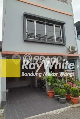Dijual Hunian Rumah Terawat 7 KT di Sariwangi, Bandung Dijual Hunian Rumah Terawat 7 KT di Sariwangi, Bandung