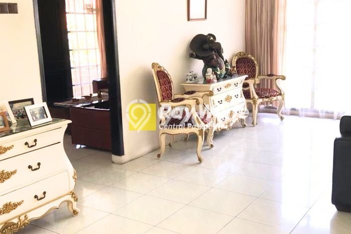 Rumah Mewah LB 400m2 Siap Huni Desain Elegan di Cipaganti, Bandung Rumah Mewah LB 400m2 Siap Huni Desain Elegan di Cipaganti, Bandung