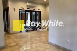 For Sale! Luxury House LT 180m2 Desain Elegan di Bandung Kota For Sale! Luxury House LT 180m2 Desain Elegan di Bandung Kota