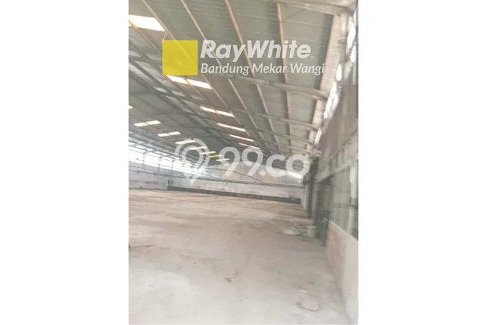 Gudang Disewa di Bandung dengan LB 1700m2 Area Komersial Ramai Gudang Disewa di Bandung dengan LB 1700m2 Area Komersial Ramai