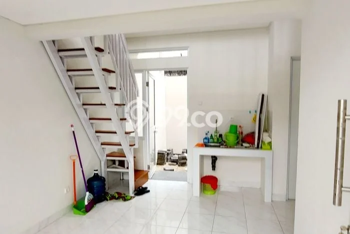 Lokasi strategis! Rumah siap pakai disewakan di Curug LB 35m2 Lokasi strategis! Rumah siap pakai disewakan di Curug LB 35m2