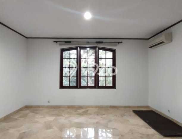 Sewa Rumah Modern di Kebayoran Baru Siap Pakai dan Kondisi Bagus Sewa Rumah Modern di Kebayoran Baru Siap Pakai dan Kondisi Bagus
