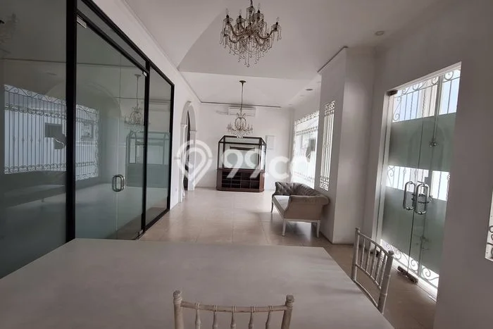 Hunian Modern Disewakan 3 Kamar di Kebayoran Baru Bisa Nego Hunian Modern Disewakan 3 Kamar di Kebayoran Baru Bisa Nego