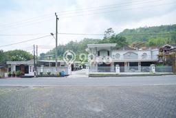 KESEMPATAN EMAS! Vila Kawasan , Area 715m2m², Kawasan Berkembang dengan prospek meningkat KESEMPATAN EMAS! Vila Kawasan , Area 715m2m², Kawasan Berkembang dengan prospek meningkat