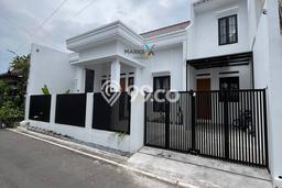 Rumah Strategis Modern Lb 160m2 di Lowokwaru, Malang Rumah Strategis Modern Lb 160m2 di Lowokwaru, Malang