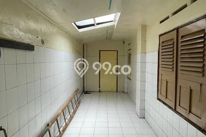 Lokasi strategis! Rumah siap pakai disewakan di Klojen LB 282m2 Lokasi strategis! Rumah siap pakai disewakan di Klojen LB 282m2