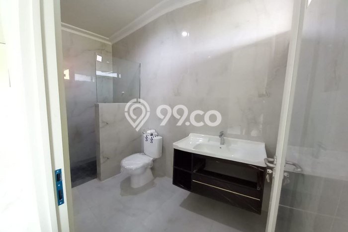 Rumah Kontrakan Malang LT 300m2 LB 500m2 Kawasan Araya Rumah Kontrakan Malang LT 300m2 LB 500m2 Kawasan Araya