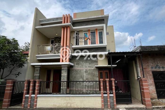 Kos-kosan Dijual di Lowokwaru, Malang dengan 8 Kamar Tidur, 3 Kamar Mandi Kos-kosan Dijual di Lowokwaru, Malang dengan 8 Kamar Tidur, 3 Kamar Mandi