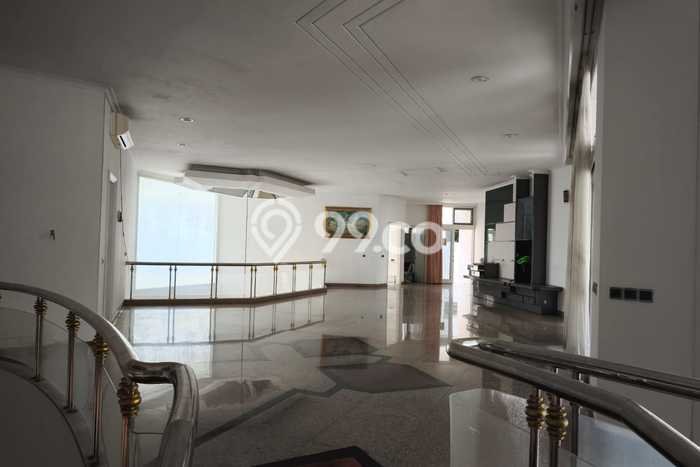 Rumah sewa siap pakai 8 KT di Pantai Mutiara, Jakarta Utara Rumah sewa siap pakai 8 KT di Pantai Mutiara, Jakarta Utara