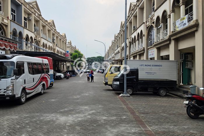 Ruko untuk Disewa di Pusat Bekasi Luas Bangunan 135m2 Ruko untuk Disewa di Pusat Bekasi Luas Bangunan 135m2