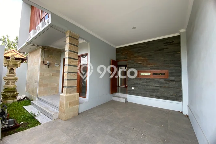 PROPERTI PILIHAN! Rumah di , LT 100m2m² LB 172m2m² PROPERTI PILIHAN! Rumah di , LT 100m2m² LB 172m2m²