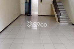 Ruko Dijual di Jakarta Barat LT 100m2 & LB 200m2 Lokasi Terbaik! Ruko Dijual di Jakarta Barat LT 100m2 & LB 200m2 Lokasi Terbaik!