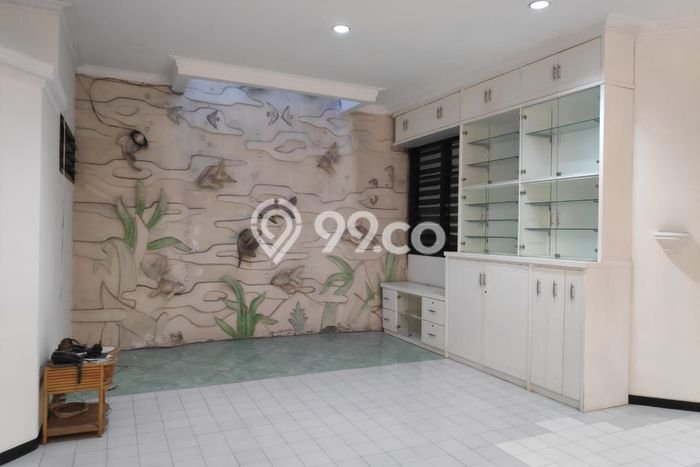 Lokasi terbaik! Rumah siap pakai dikontrakkan di Gajah Mungkur LB 400m2 Lokasi terbaik! Rumah siap pakai dikontrakkan di Gajah Mungkur LB 400m2