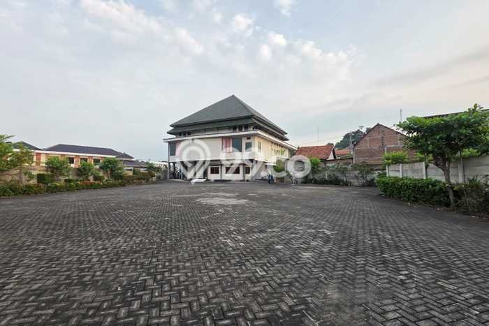 Unit Kantor Disewa Lokasi Tugu, Semarang Spesifikasi Luas Bangunan 1500m2 Unit Kantor Disewa Lokasi Tugu, Semarang Spesifikasi Luas Bangunan 1500m2