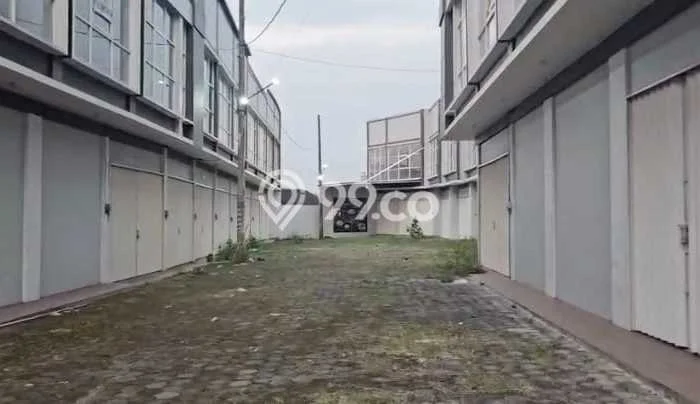 Disewakan Ruko di Ungaran Barat Semarang LT 60m2, LB 80m2 Disewakan Ruko di Ungaran Barat Semarang LT 60m2, LB 80m2