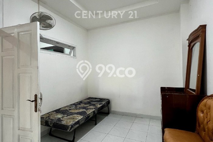 Disewakan! Rumah 3 Kamar Tidur &
2 Kamar Mandi di Pulomas, Jakarta Timur Disewakan! Rumah 3 Kamar Tidur &
2 Kamar Mandi di Pulomas, Jakarta Timur