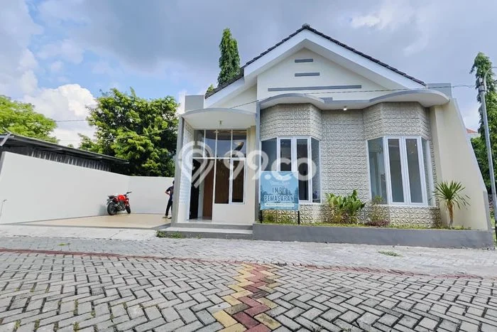 Rumah Strategis Modern Lb 40m2 di Pedurungan, Semarang Rumah Strategis Modern Lb 40m2 di Pedurungan, Semarang