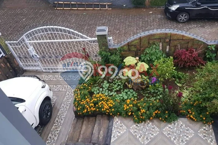 Jual Rumah Bagus Siap Huni LB 225m2 di Cipanas, Cianjur Jual Rumah Bagus Siap Huni LB 225m2 di Cipanas, Cianjur