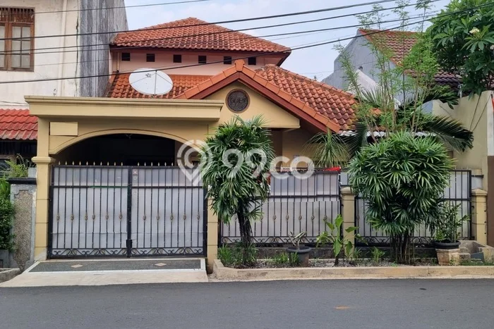 Dijual Cepat Rumah Bagus Siap Huni LB 200m2 di Pamulang, Tangerang Selatan Dijual Cepat Rumah Bagus Siap Huni LB 200m2 di Pamulang, Tangerang Selatan