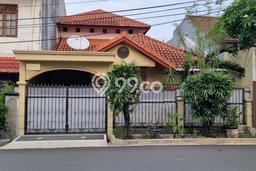Dijual Cepat Rumah Bagus Siap Huni LB 200m2 di Pamulang, Tangerang Selatan Dijual Cepat Rumah Bagus Siap Huni LB 200m2 di Pamulang, Tangerang Selatan