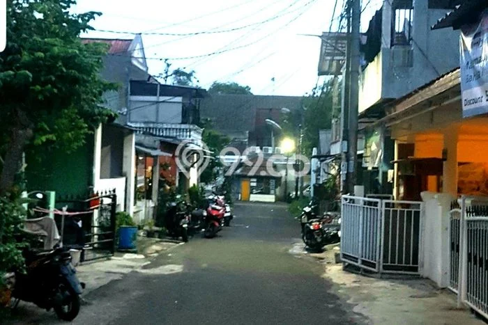 Rumah Modern 4 Kamar LT 60m2 di BSD Griya Loka Rumah Modern 4 Kamar LT 60m2 di BSD Griya Loka