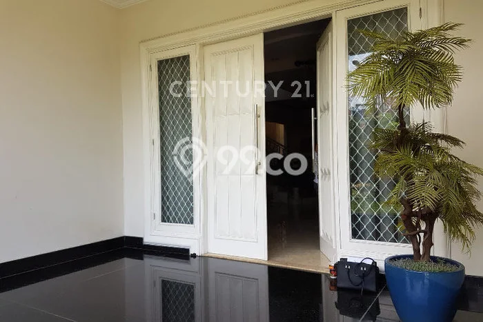 Sewa Rumah Modern di Menteng Siap Huni dan Strategis Sewa Rumah Modern di Menteng Siap Huni dan Strategis