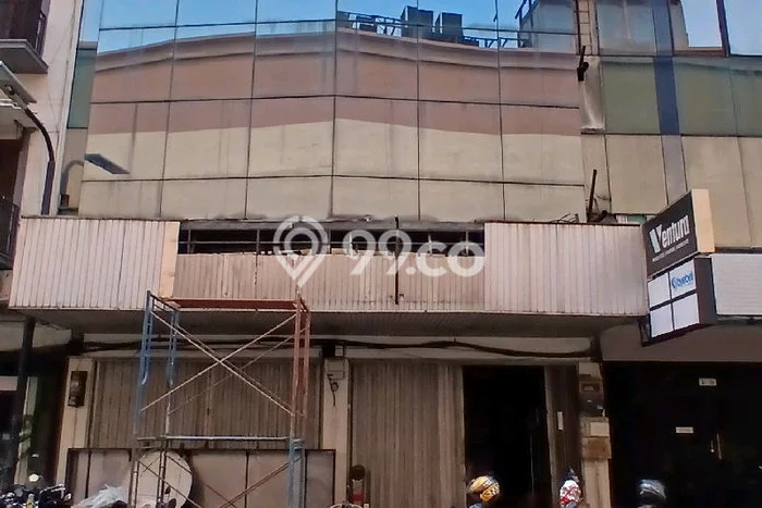 Disewakan Ruko di Kawasan Ramai Fatmawati Luas 576m2 Disewakan Ruko di Kawasan Ramai Fatmawati Luas 576m2