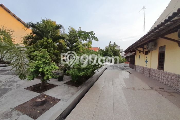 Rumah Idaman Keluarga! Rumah 2 Lantai di Mangkubumen, Solo, LT 1118m² Bangunan 380m² Rumah Idaman Keluarga! Rumah 2 Lantai di Mangkubumen, Solo, LT 1118m² Bangunan 380m²