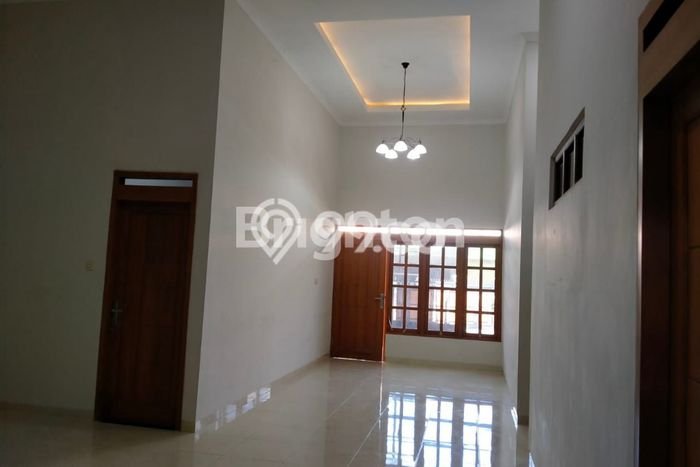 Rumah di Sranggrahan, Akses ke Pusat Kota, LT 170m² Rumah di Sranggrahan, Akses ke Pusat Kota, LT 170m²