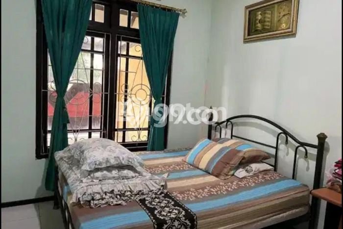 Rumah Premium LT 180m² / LB 110m² di Kompleks Perumahan Gentan, Solo Rumah Premium LT 180m² / LB 110m² di Kompleks Perumahan Gentan, Solo