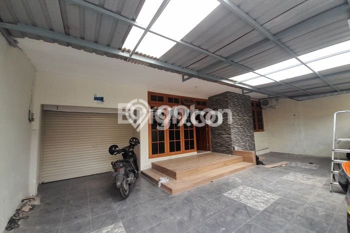 BEST CHOICE! Rumah kawasan Solo Baru, 3 KM, Akses Sekolah, Luas 200m² Bangunan 200m² BEST CHOICE! Rumah kawasan Solo Baru, 3 KM, Akses Sekolah, Luas 200m² Bangunan 200m²