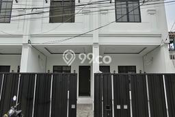 Rumah Luas Asri 4 KT Siap Pakai di Duri Kepa Jakarta Barat Rumah Luas Asri 4 KT Siap Pakai di Duri Kepa Jakarta Barat