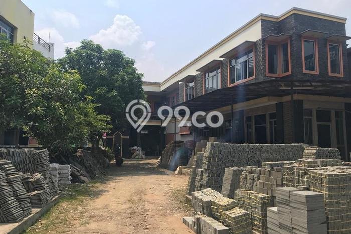 LOKASI STRATEGIS! Ruko di Graha Raya, Luas 250m2m², Akses Utama LOKASI STRATEGIS! Ruko di Graha Raya, Luas 250m2m², Akses Utama